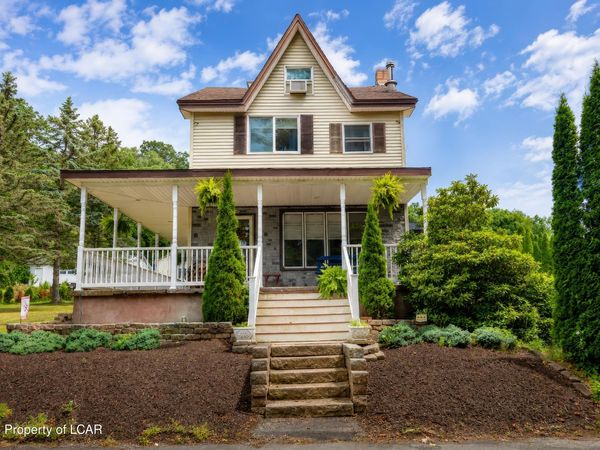 11 Bernhard Road, Barnesville, PA 18214