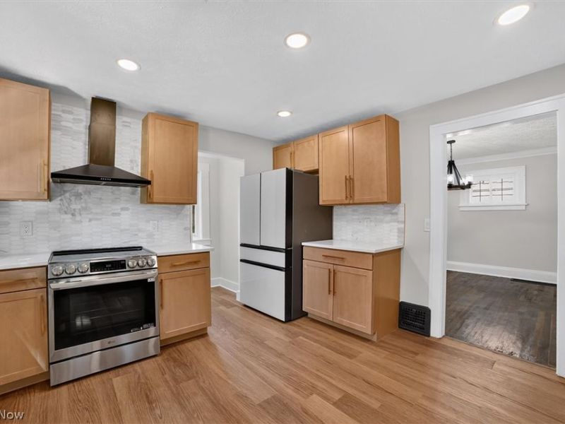8408 Wesley Drive, Parma, OH 44129 Photo 11