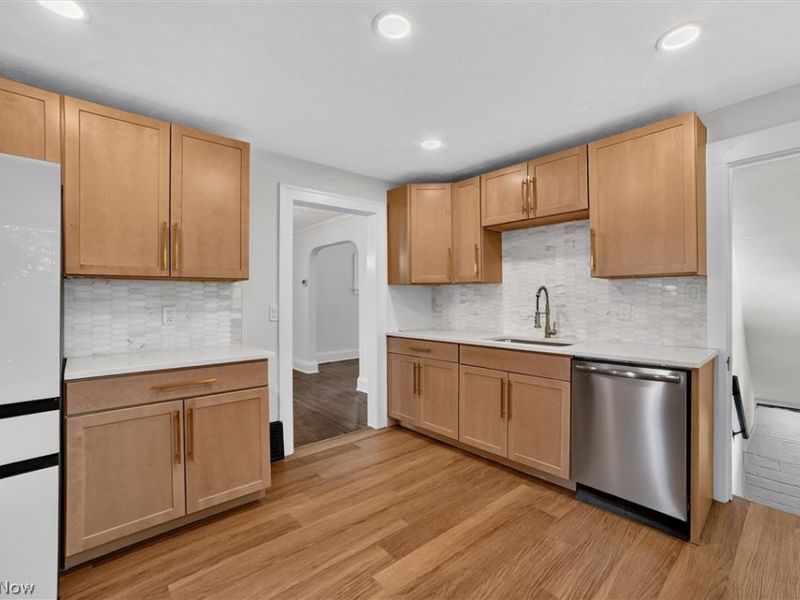 8408 Wesley Drive, Parma, OH 44129 Photo 12