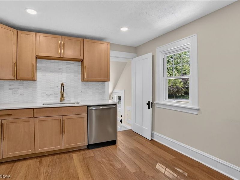 8408 Wesley Drive, Parma, OH 44129 Photo 13