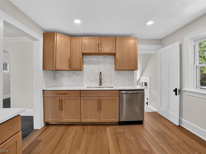 8408 Wesley Drive, Parma, OH 44129 Photo 14