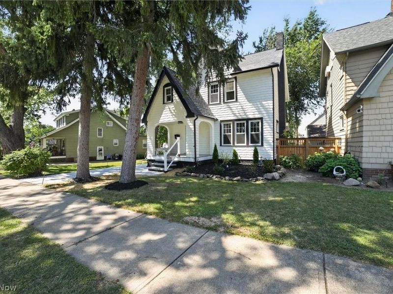 8408 Wesley Drive, Parma, OH 44129 Photo 4