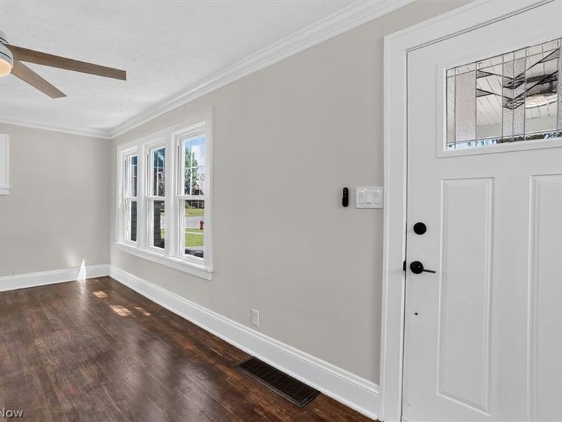 8408 Wesley Drive, Parma, OH 44129 Photo 5