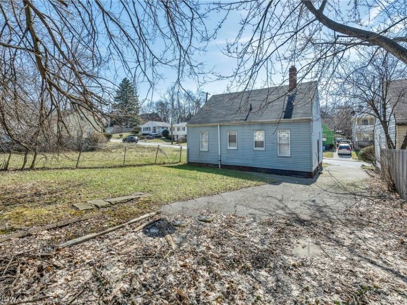 9901 Marah Avenue, Cleveland, OH 44104 Photo 24