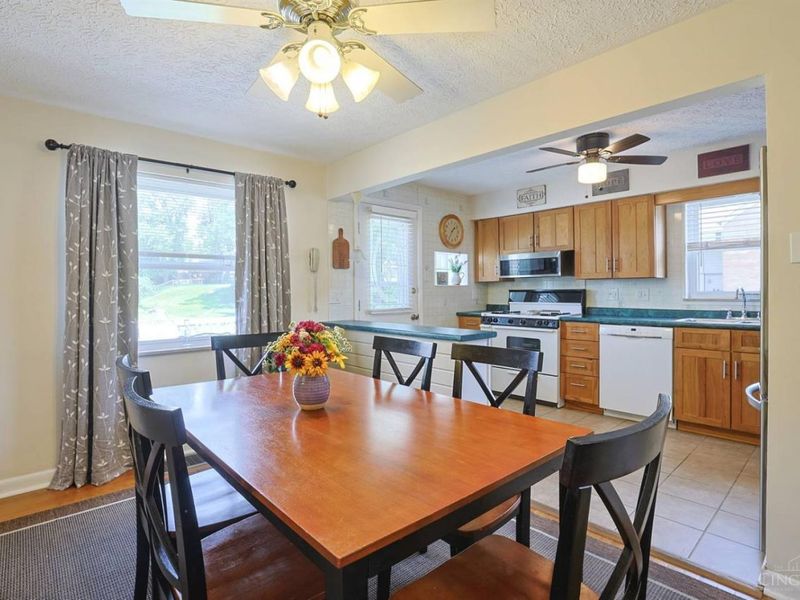 5994 Lawrence Road, Green Township, OH 45248 Photo 9