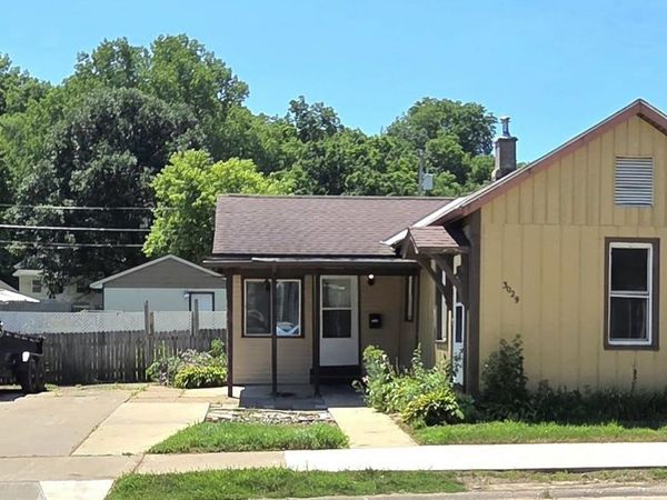3029 Central Avenue, Dubuque, IA 52001