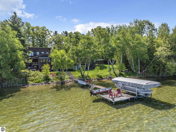 3387 Lake Leelanau N, Lake Leelanau, MI 49653