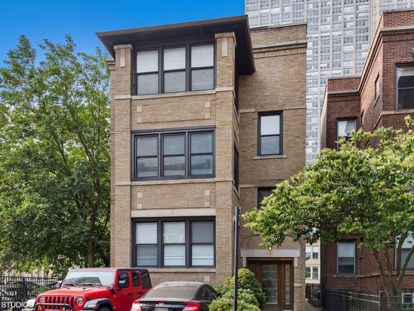 645 W Bittersweet Place , Unit 1, Chicago, IL 60613