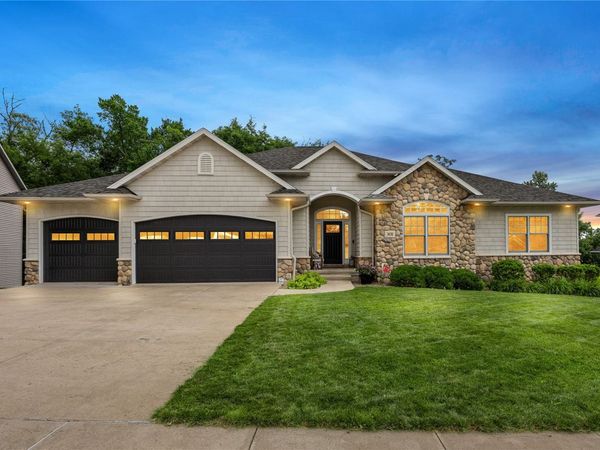 3030 Old Orchard Road NE, Cedar Rapids, IA 52402