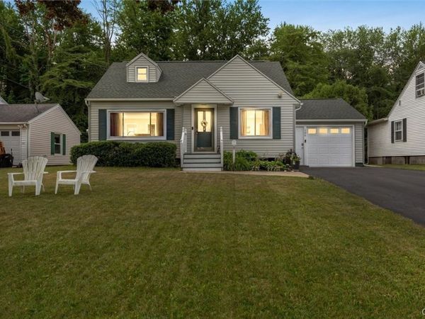 106 Oakley Drive , Syracuse, NY 13212