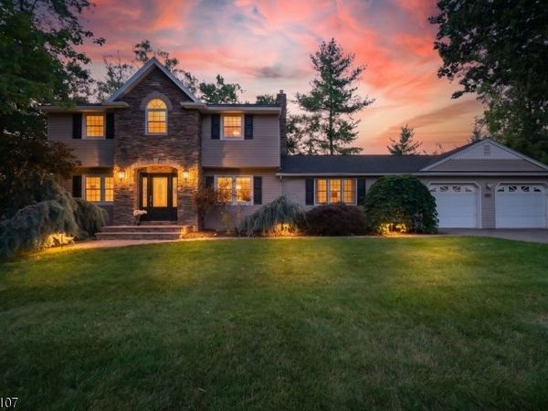 68 Fieldstone Pl, Wayne, NJ 07470