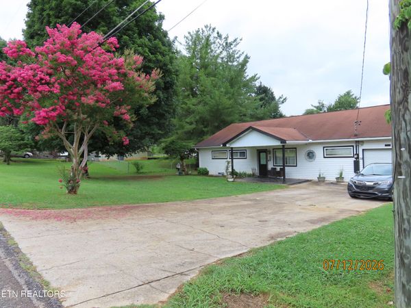 5632 Kentwood Rd, Knoxville, TN 37912