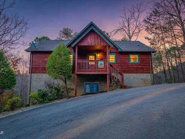 1643 Raccoon Den Way , Sevierville, TN 37862