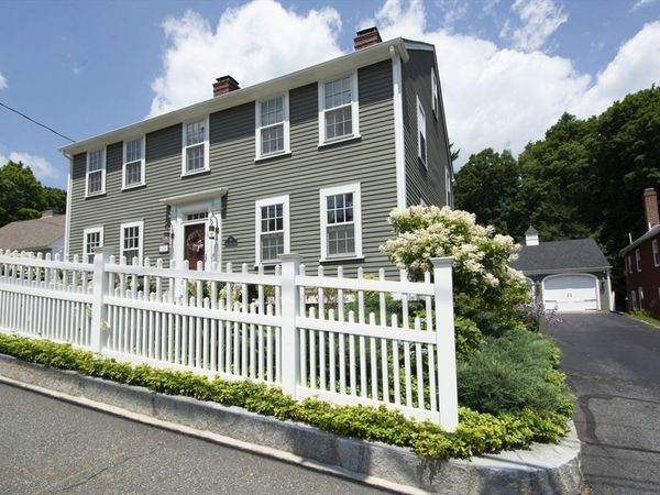 99 W Main St, Westborough, MA 01581