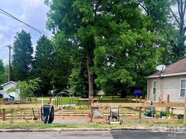 310 Todd Street , Belmont, NC 28012