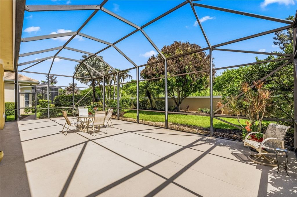 1065 Riverwind Circle, Vero Beach, FL 32967 Photo