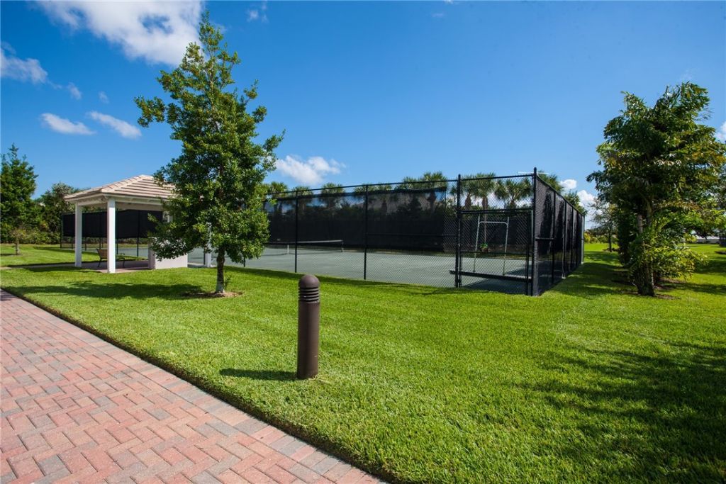 1065 Riverwind Circle, Vero Beach, FL 32967 Photo