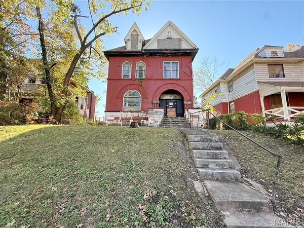 4762 Labadie Avenue , St Louis, MO 63115