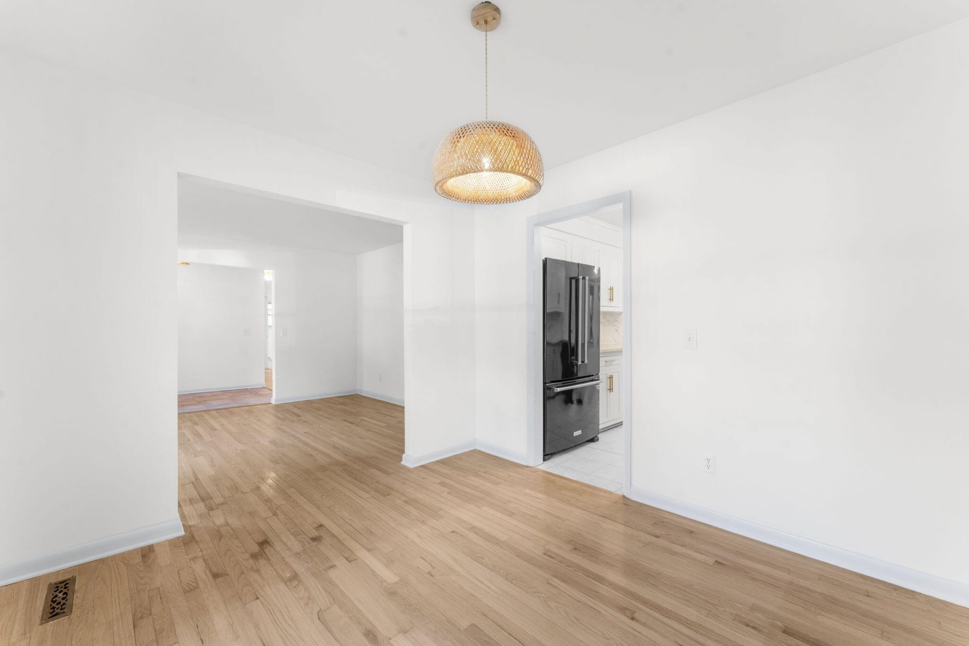 203 Stratford Drive Photo 6