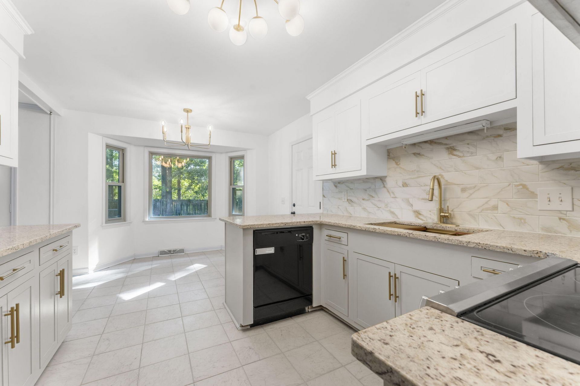 203 Stratford Drive Photo 7