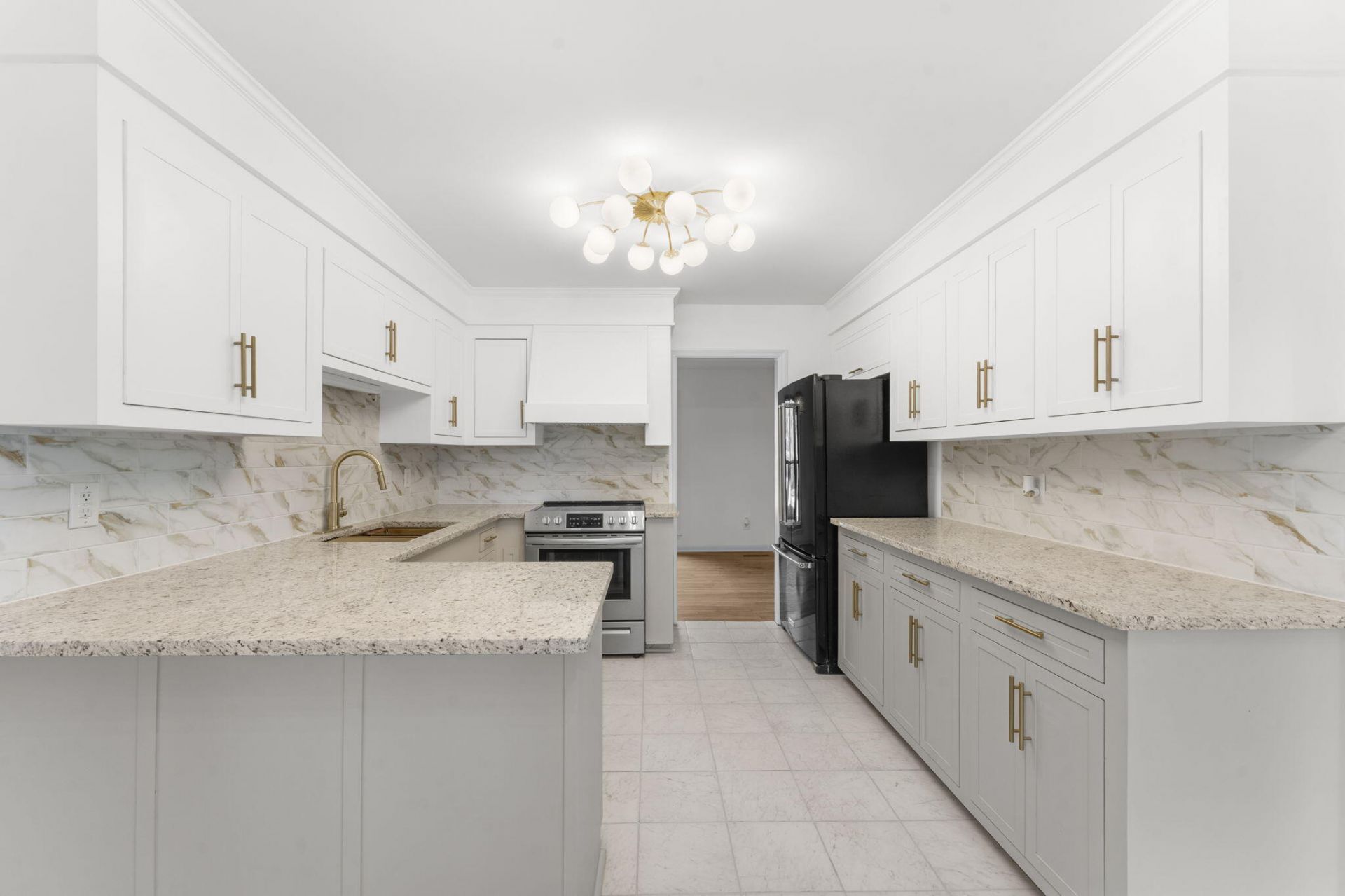 203 Stratford Drive Photo 9