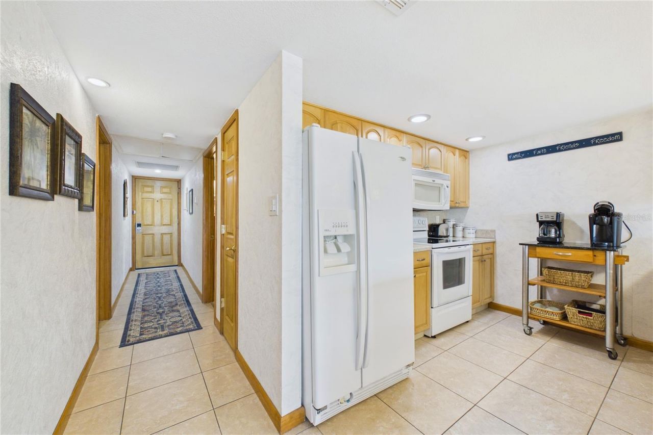 19610 Gulf Boulevard , Unit 206, Indian Rocks Beach, FL 33785 Photo
