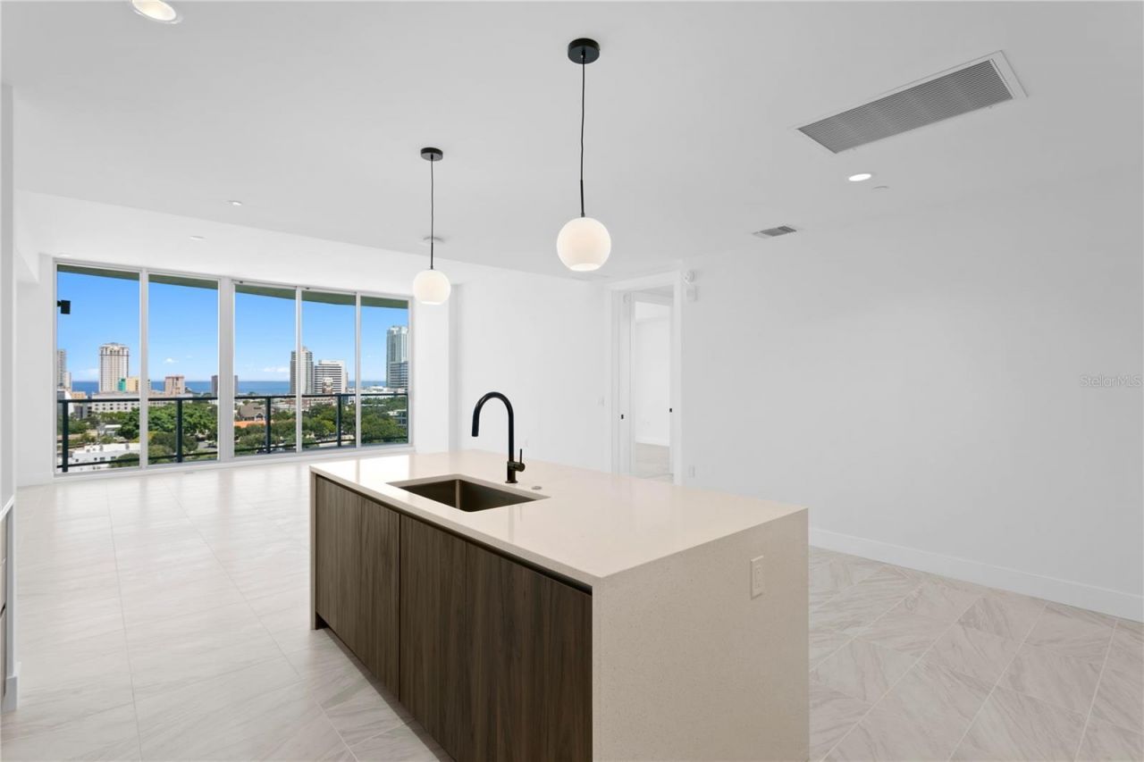 777 3rd Avenue N, Unit 1204, Saint Petersburg, FL 33701 Photo