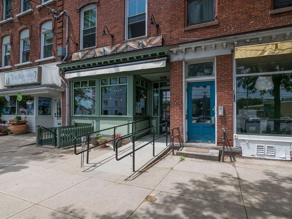 93-95 Main St, Easthampton, MA 01027