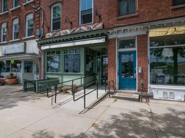 93-95 Main St, Easthampton, MA 01027