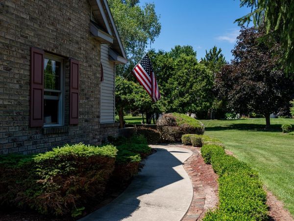 3106 Hunters Trail, Mt Pleasant, MI 48858