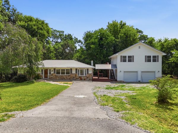 1573 Georgia 157 , Lookout Mountain, GA 30750