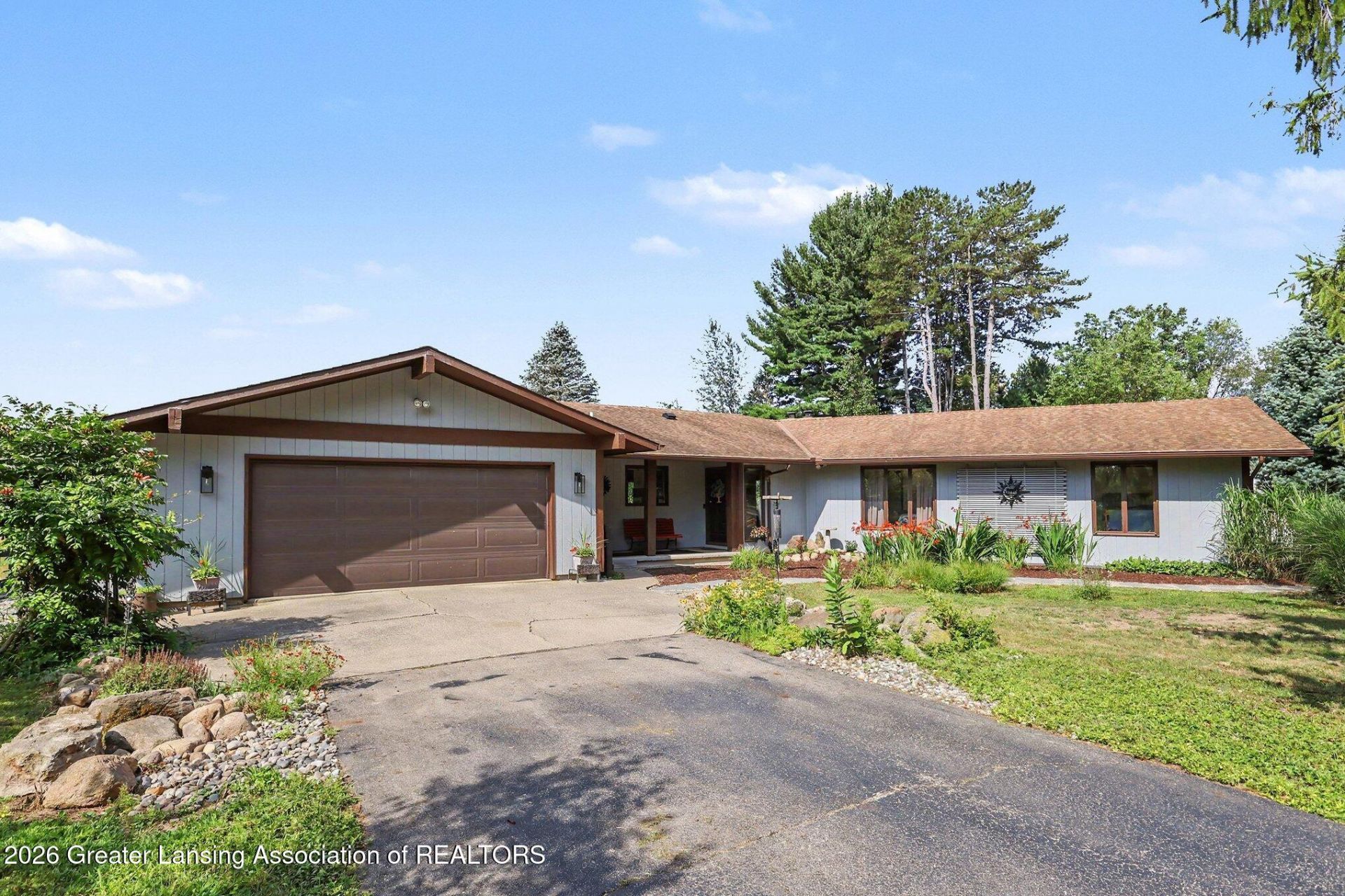 12196 Center Road, Bath, MI 48808 Main Photo