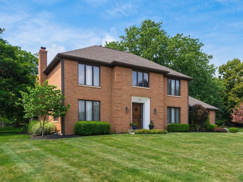 129 Meadow Ridge Court, Powell, OH 43065 Photo 2