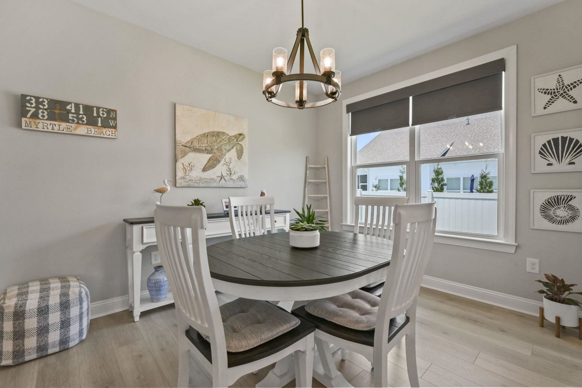 2591 Brescia St. Photo 3