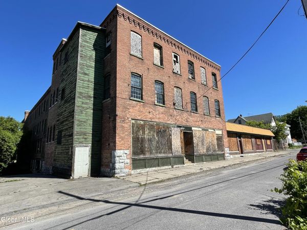 10 Leonard Street, Amsterdam, NY 12010
