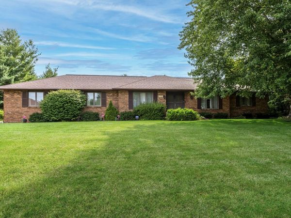 1151 Carriage Place Drive , Bettendorf, IA 52722
