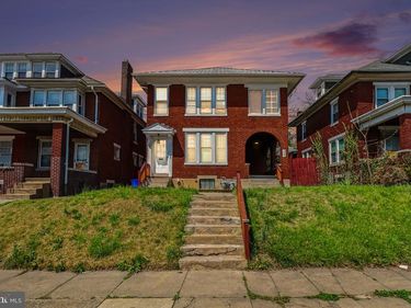 2038 MARKET STREET, HARRISBURG, PA 17103