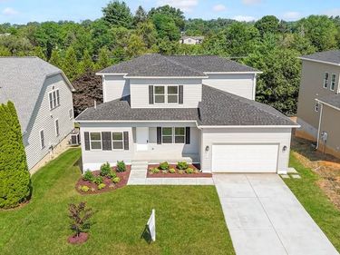 211 211 PRINCESS CAROLINE COURT, EDINBURG, VA 22824
