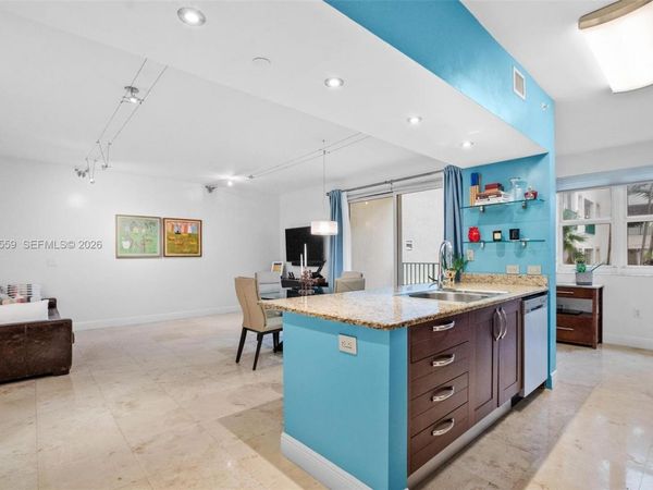 19900 E Country Club Dr , Unit 212, Aventura, FL 33180
