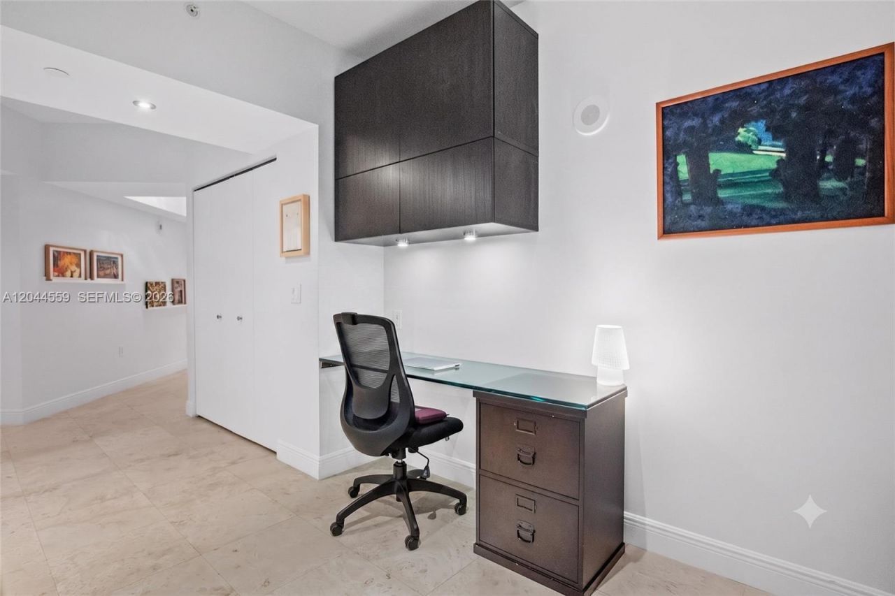 19900 E Country Club Dr, Unit 212, Aventura, FL 33180 Photo