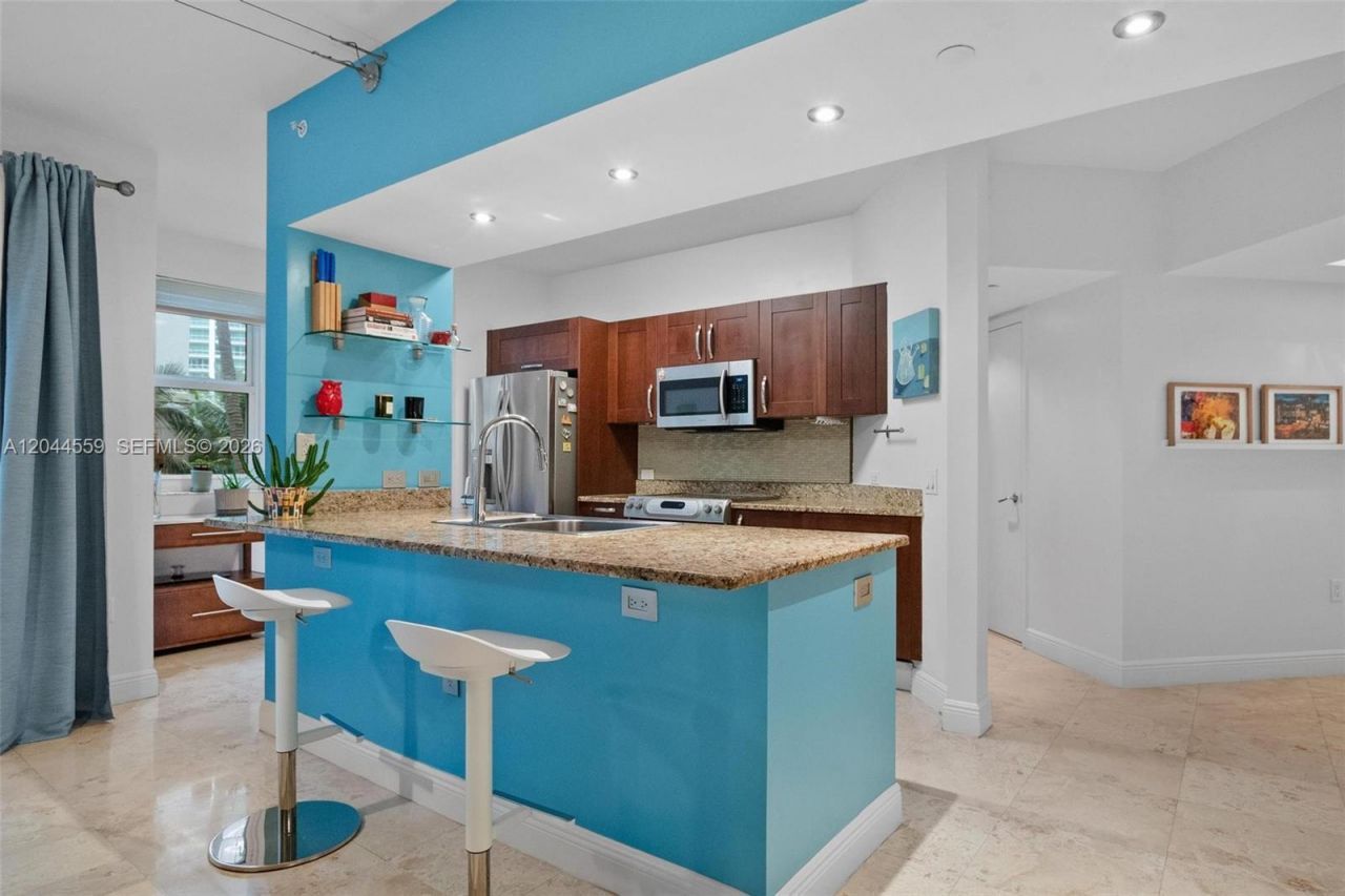 19900 E Country Club Dr , Unit 212, Aventura, FL 33180 Photo