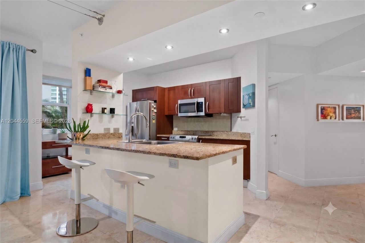 19900 E Country Club Dr, Unit 212, Aventura, FL 33180 Photo