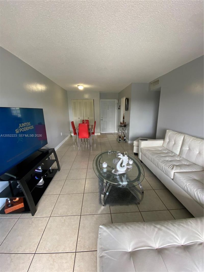 1755 W 60th St, Unit D310, Hialeah, FL 33012 Photo