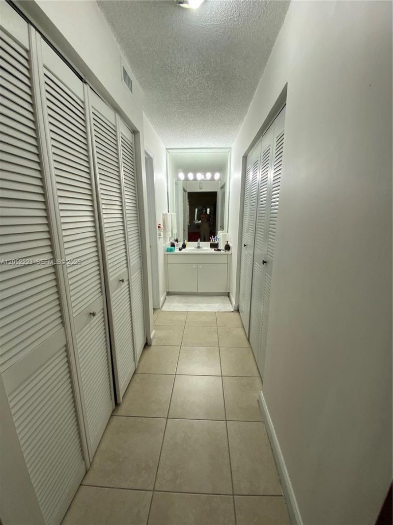 1755 W 60th St, Unit D310, Hialeah, FL 33012 Photo