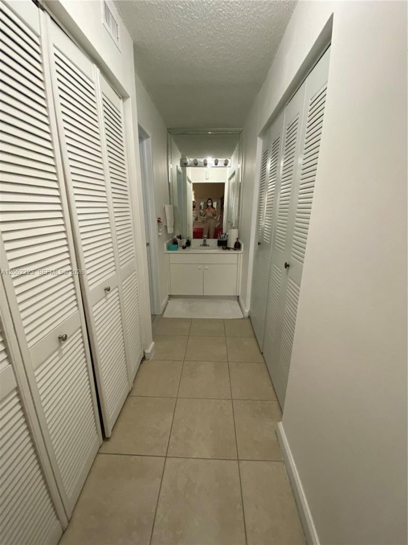1755 W 60th St, Unit D310, Hialeah, FL 33012 Photo