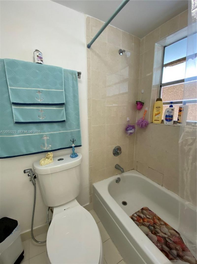 1755 W 60th St, Unit D310, Hialeah, FL 33012 Photo