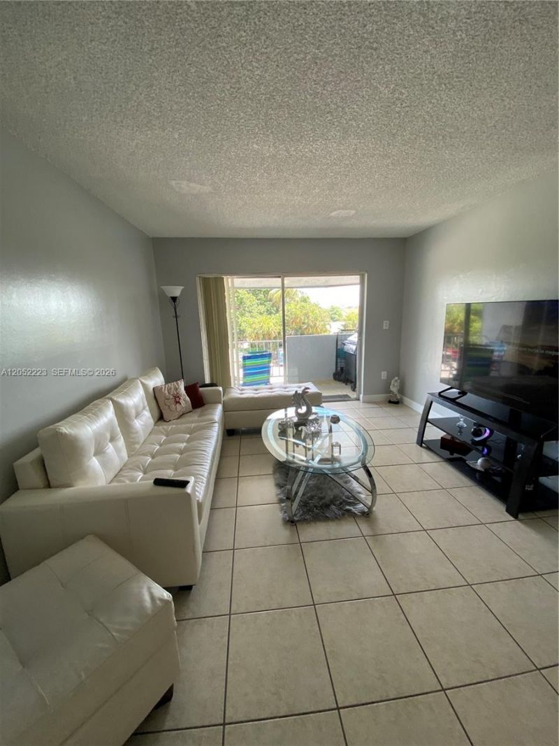 1755 W 60th St , Unit D310, Hialeah, FL 33012 Photo