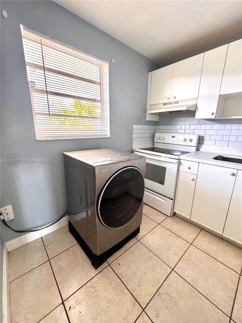 1755 W 60th St, Unit D310, Hialeah, FL 33012 Photo