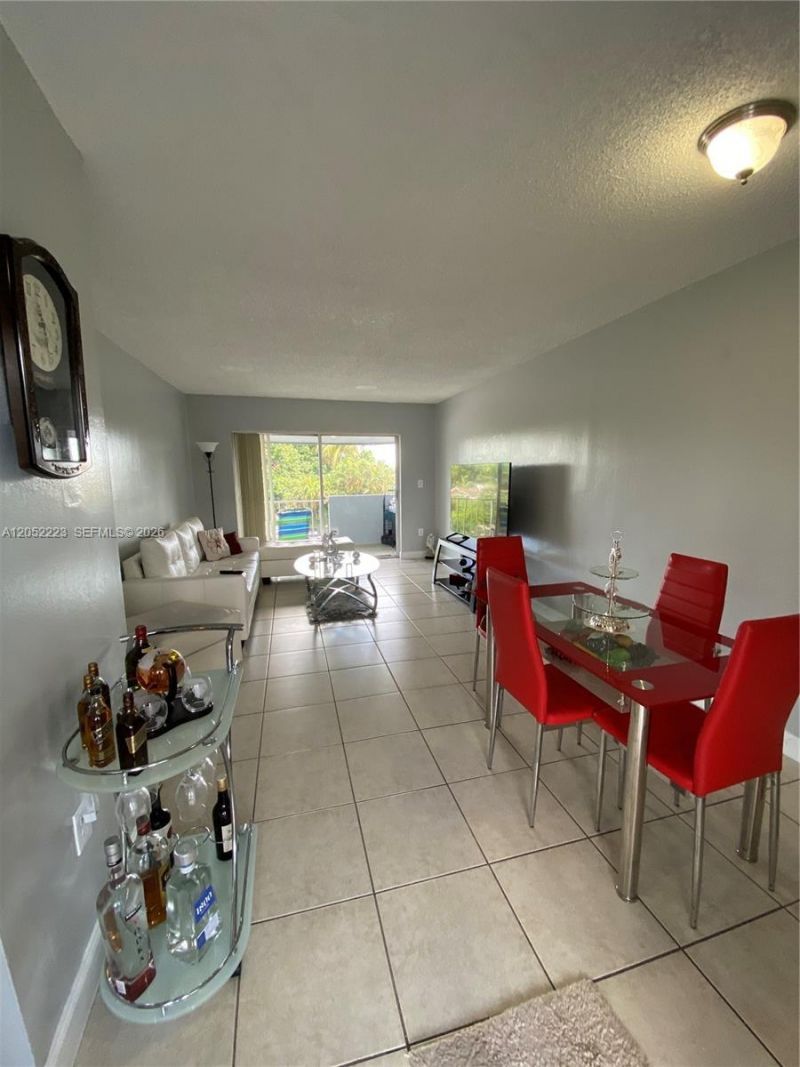 1755 W 60th St, Unit D310, Hialeah, FL 33012 Photo