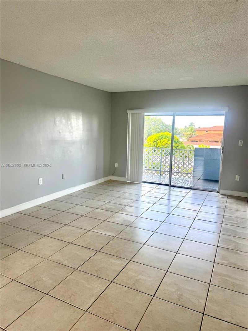 1755 W 60th St, Unit D310, Hialeah, FL 33012 Photo